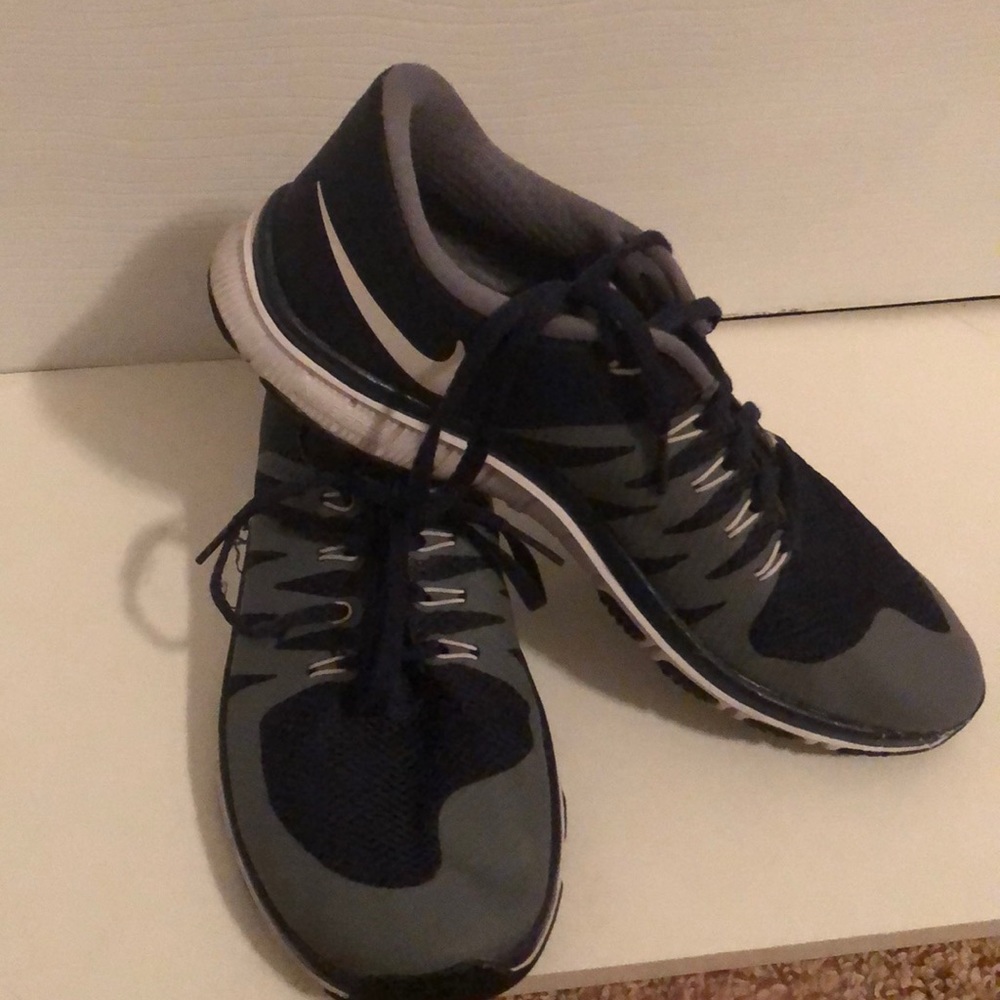 Nike shoes big boys size 7Y